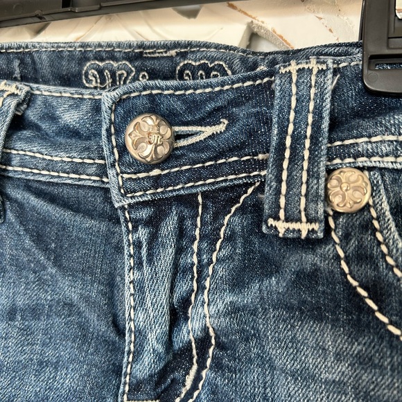 🌟MISS ME Embellished Cross Jean Shorts - EUC 🌟 - Picture 3 of 7